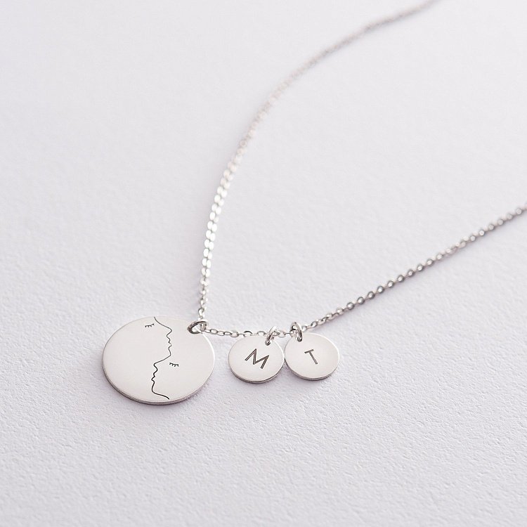 Серебряное колье с гравировкой "Влюбленные" 18996 от ювелирного магазина Оникс