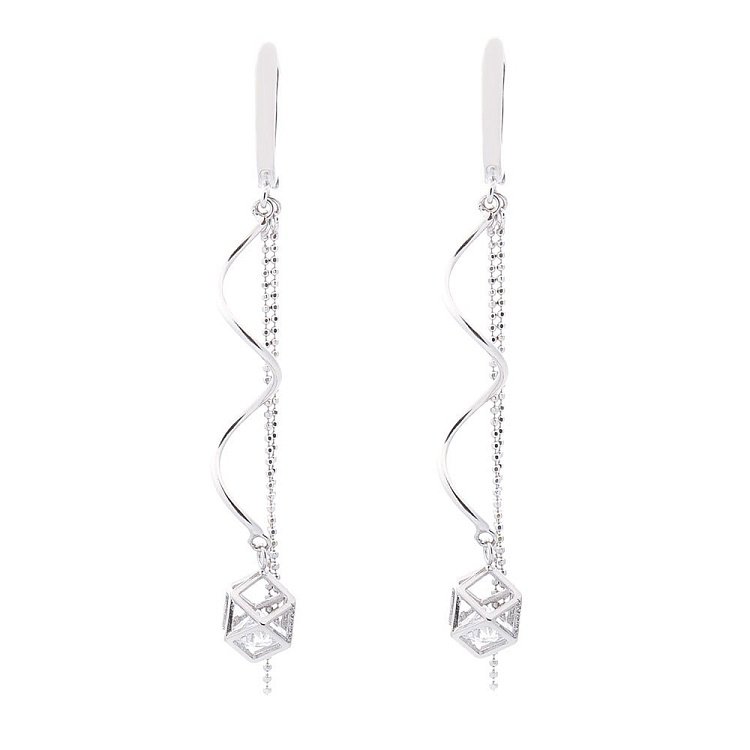 Серебряные серьги с фианитами 122300 от ювелирного магазина Оникс