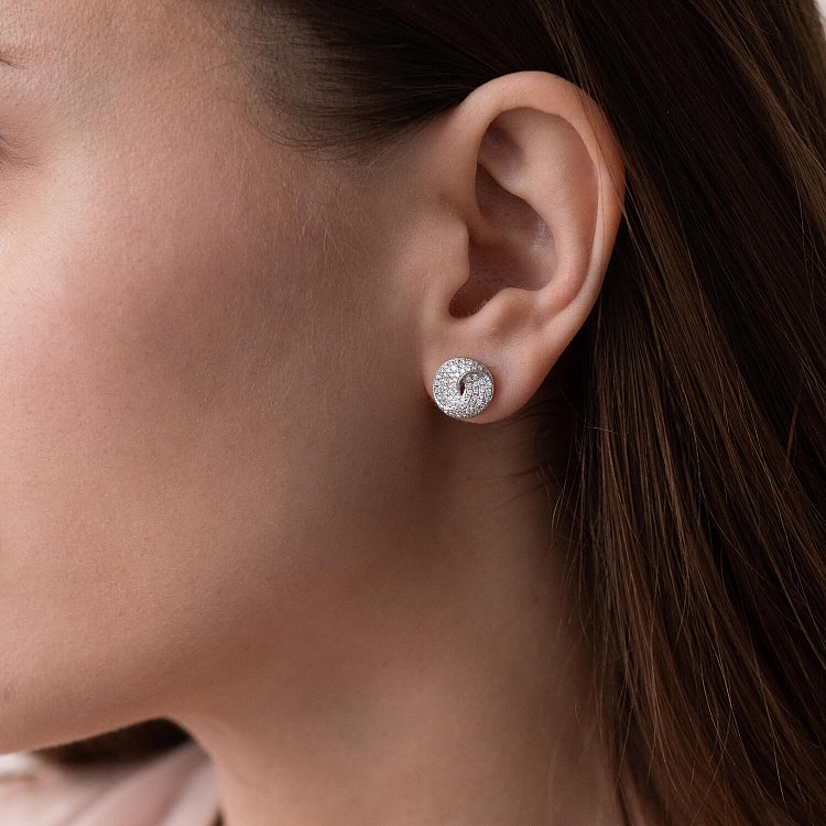 Золотые серьги - пусеты с бриллиантами с463 от ювелирного магазина Оникс - 1