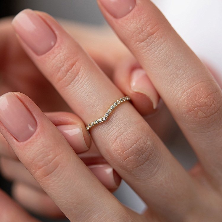 Каблучка "Особлива" з фіанітами (жовте золото) к07467 від ювелірного магазину Онікс - 7