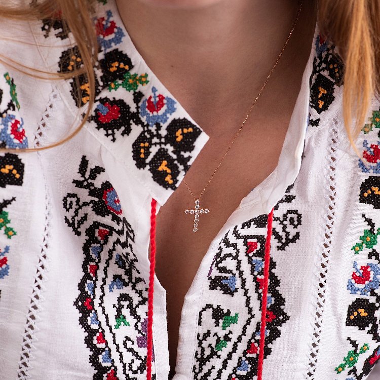 Колье "Крестик" в красном золоте (фианиты) кол01811 от ювелирного магазина Оникс - 1