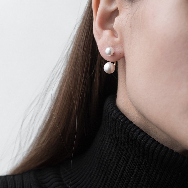 Золоті сережки - пусети з перлами с06461 від ювелірного магазину Онікс - 2