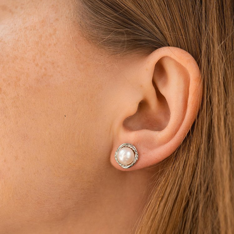 Золотые серьги - пусеты с жемчугом с09079 от ювелирного магазина Оникс - 3