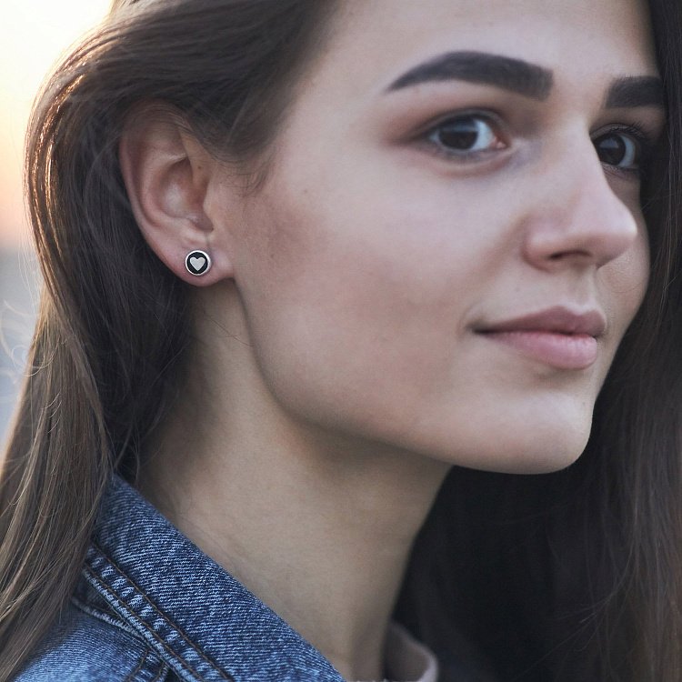 Срібні сережки-пусети "Сердечка" (емаль) 122545 від ювелірного магазину Онікс - 7