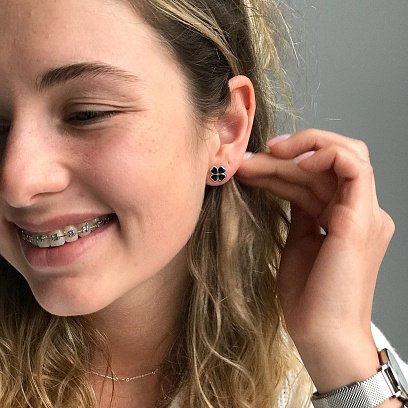 Серебряные серьги-пусеты "Клевер" (эмаль) 122428 №5