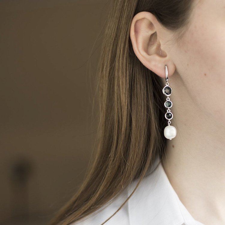 Срібні сережки (культ. прісн. перлини, фіаніт) 122345 від ювелірного магазину Онікс - 2