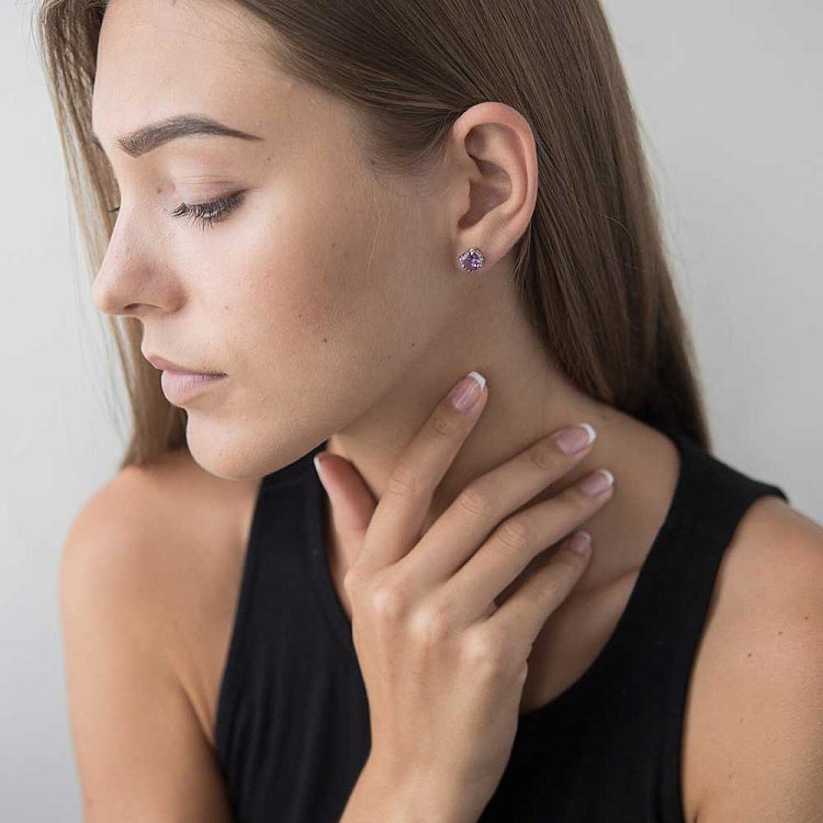 Золоті сережки-пусети з аметистом с5333 від ювелірного магазину Онікс - 3