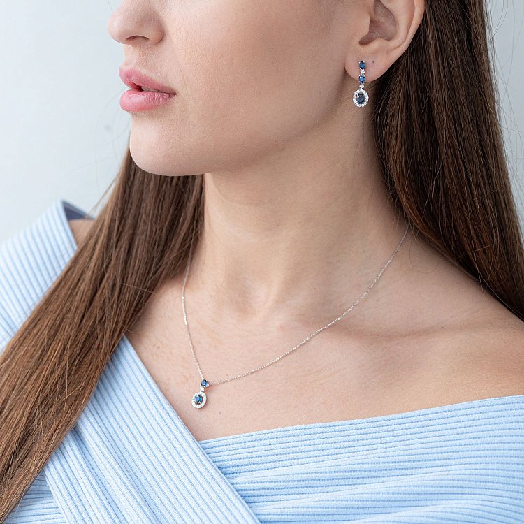 Золотые серьги - пусеты с бриллиантами и сапфирами DE3735Scha от ювелирного магазина Оникс - 1