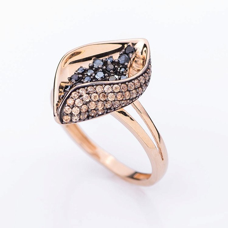 Золотое кольцо с фианитами к04975 от ювелирного магазина Оникс