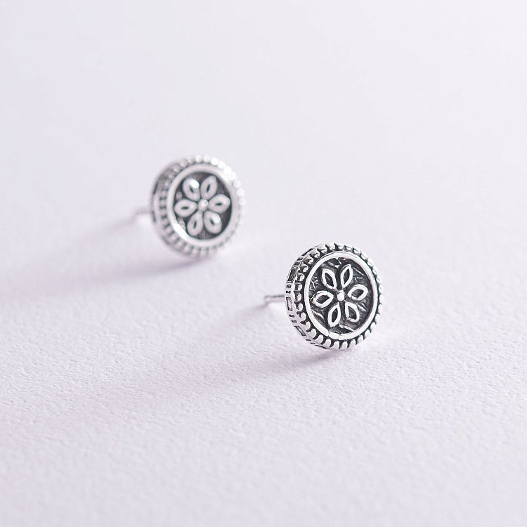 Серьги - пусеты "Цветочки" в серебре (чернение) 122771 от ювелирного магазина Оникс - 2