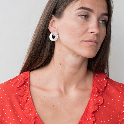 Серебряные серьги-пусеты Головокружение (матовые) 122573 №5