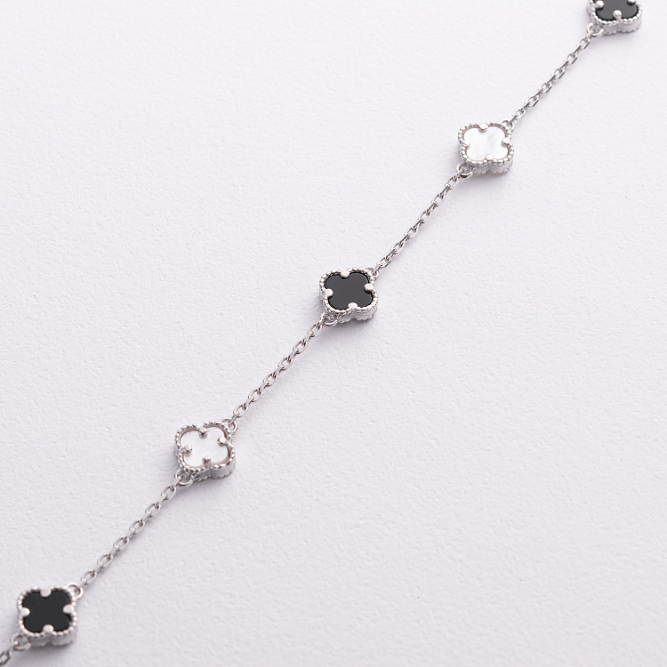 Срібний браслет "Конюшина" (онікс, перламутр) 141845 від ювелірного магазину Онікс - 1