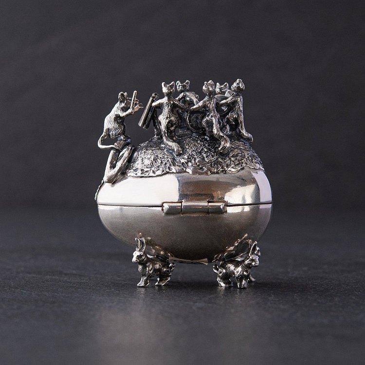 Серебряный футляр "Оркестр котов" ручной работы 23119 от ювелирного магазина Оникс - 1