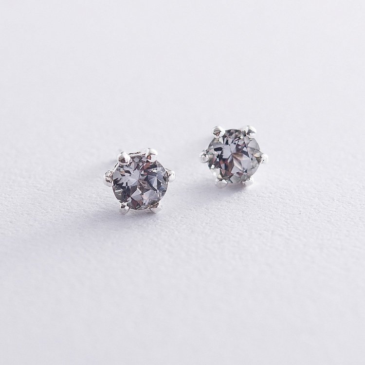 Серебряные серьги-пусеты с синтетическим топазом 122078 от ювелирного магазина Оникс