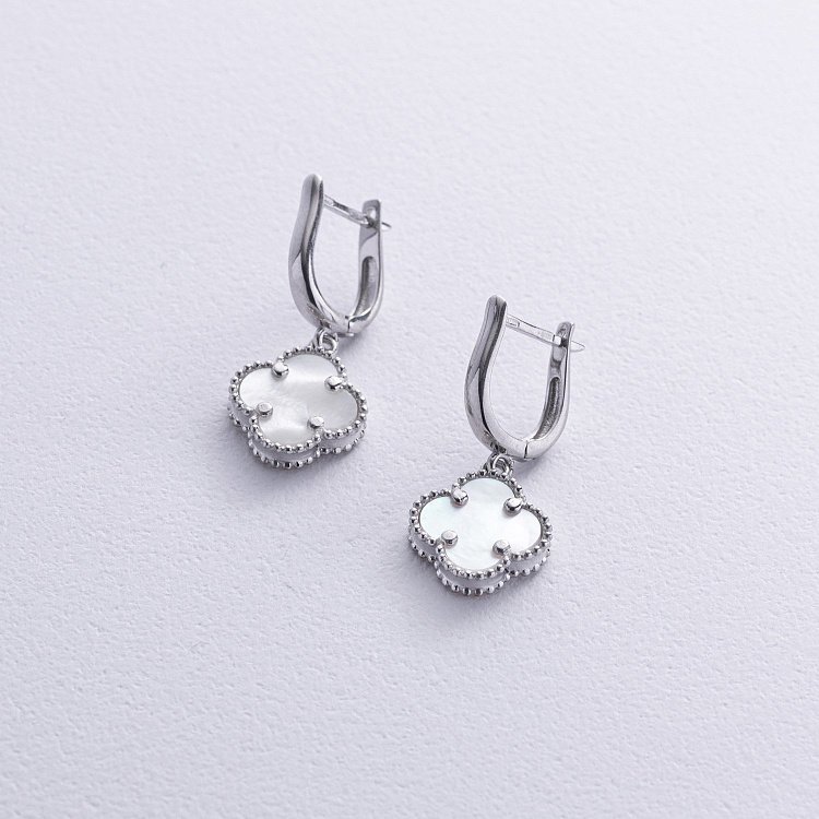 Срібні сережки "Конюшина" з перламутром 123361 від ювелірного магазину Онікс - 2