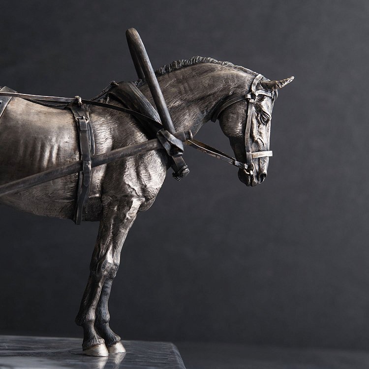 Срібна фігура ручної роботи извозчик від ювелірного магазину Онікс - 2