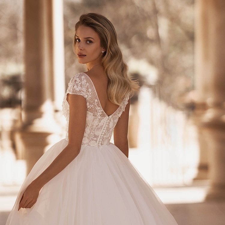 Срібні сережки - пусети з фіанітами 842 від ювелірного магазину Онікс - 4