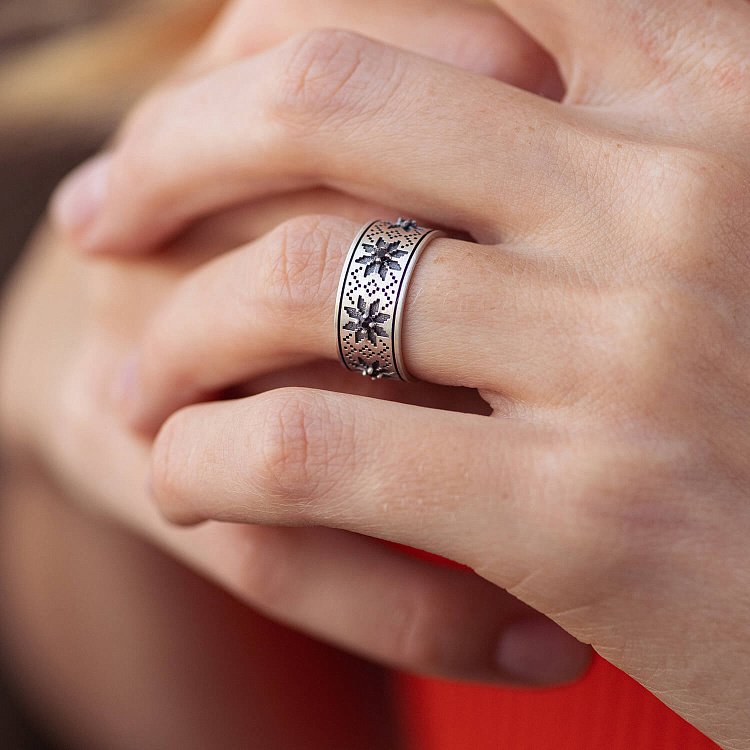 Срібна каблучка "Вишиванка" (чорні фіаніти) 1113ч від ювелірного магазину Онікс - 5