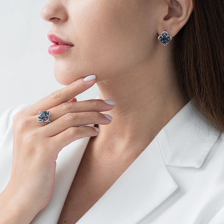 Золотое кольцо с топазом, бриллиантами и сапфирами кб0086A1 от ювелирного магазина Оникс - 1