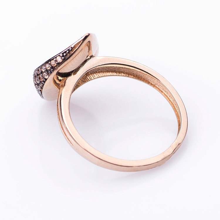 Золотое кольцо с фианитами к04975 от ювелирного магазина Оникс - 1