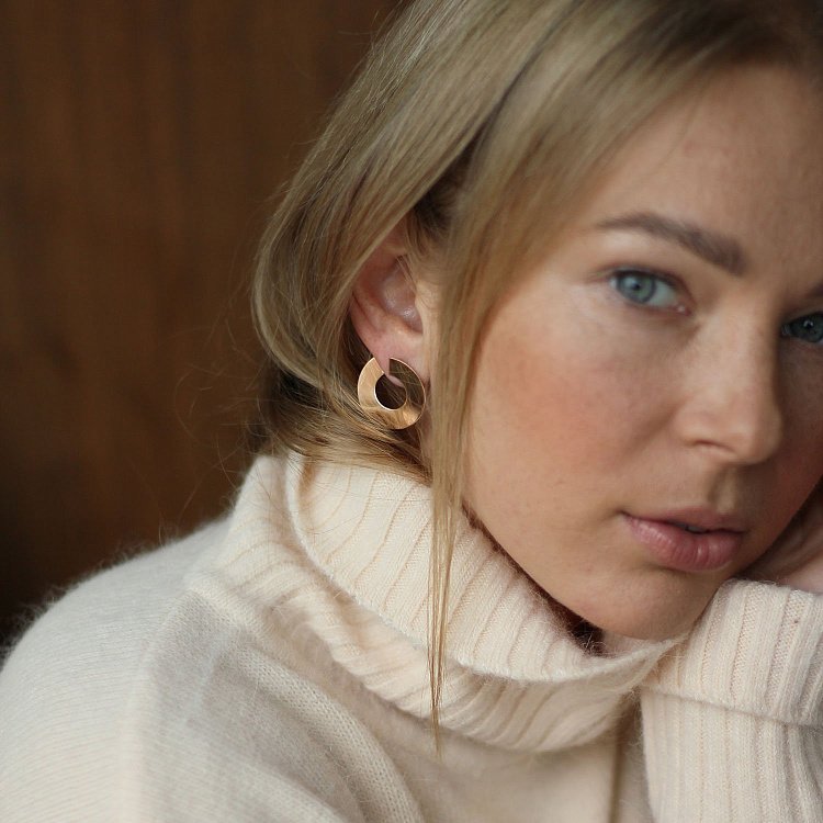 Золоті сережки-пусети Запаморочення (блискучі) с06465 від ювелірного магазину Онікс - 7