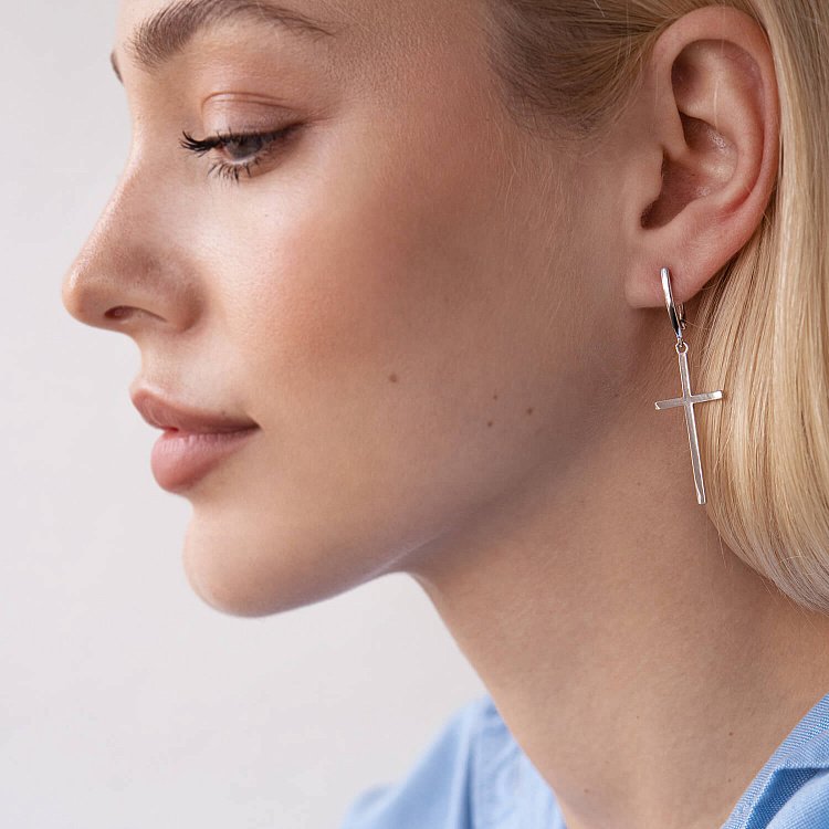 Серебряные серьги "Крестики" 123222 от ювелирного магазина Оникс - 2
