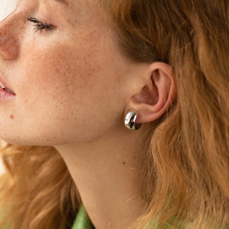 Сережки - кільця в білому золоті с07050 від ювелірного магазину Онікс - 2