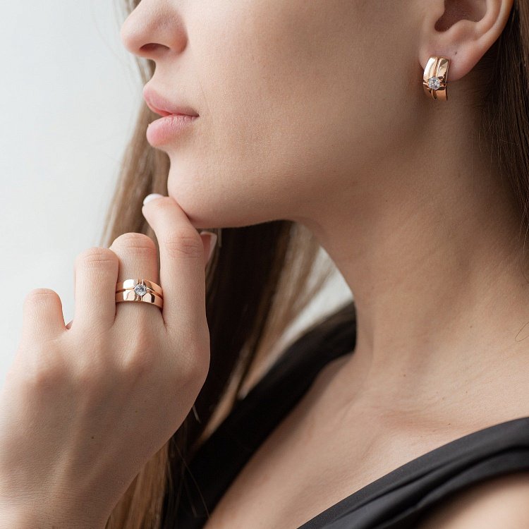 Золота каблучка з фіанітом к06073 від ювелірного магазину Онікс - 1