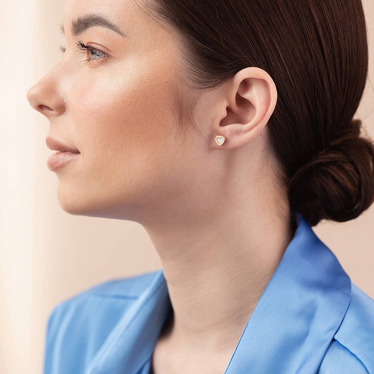 Золоті сережки - пусети "Сердечки" з перламутром с08392 від ювелірного магазину Онікс - 1