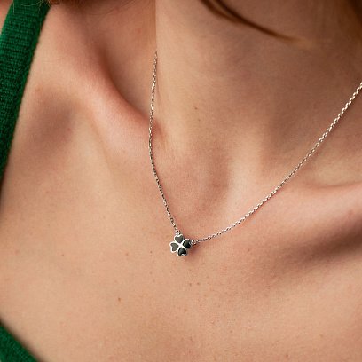 Серебряное колье "Клевер" (черная эмаль) 181209