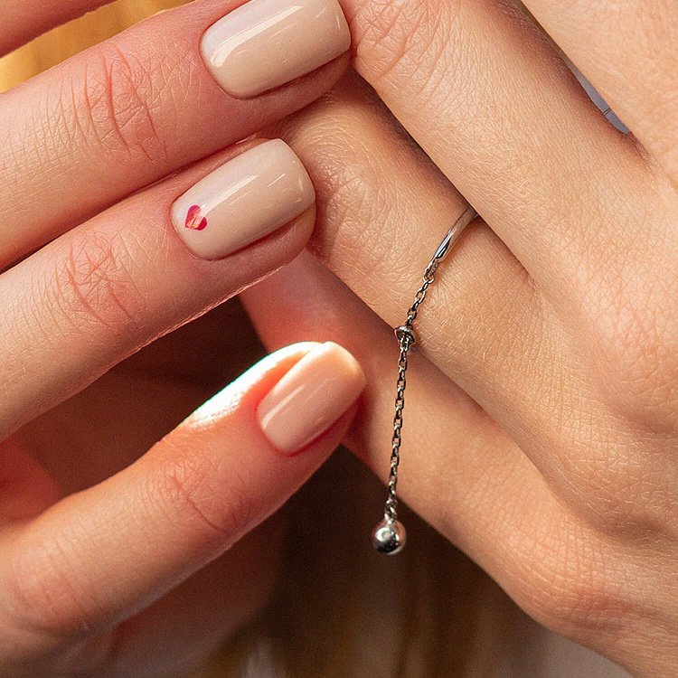 Серебряное кольцо "Шарик на цепочке" 1024 от ювелирного магазина Оникс - 1