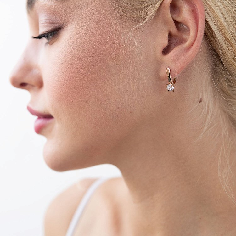 Золотые серьги с фианитами с07646 от ювелирного магазина Оникс - 2