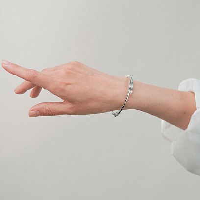 Жесткий браслет "Змея" в белом золоте б05626 №5