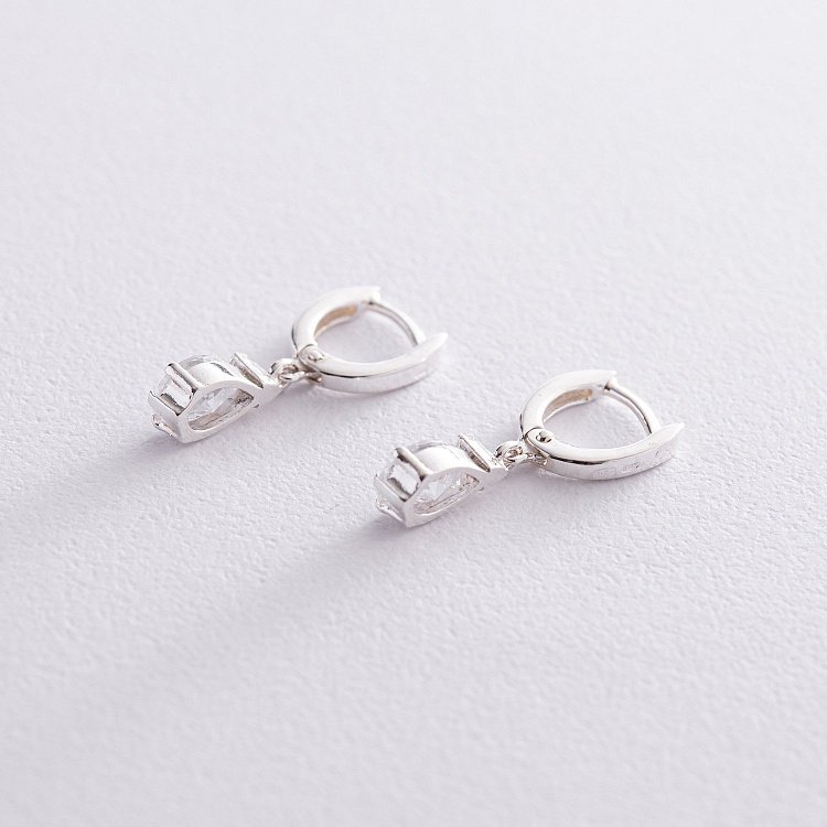 Серебряные серьги с фианитами 121010 от ювелирного магазина Оникс - 2