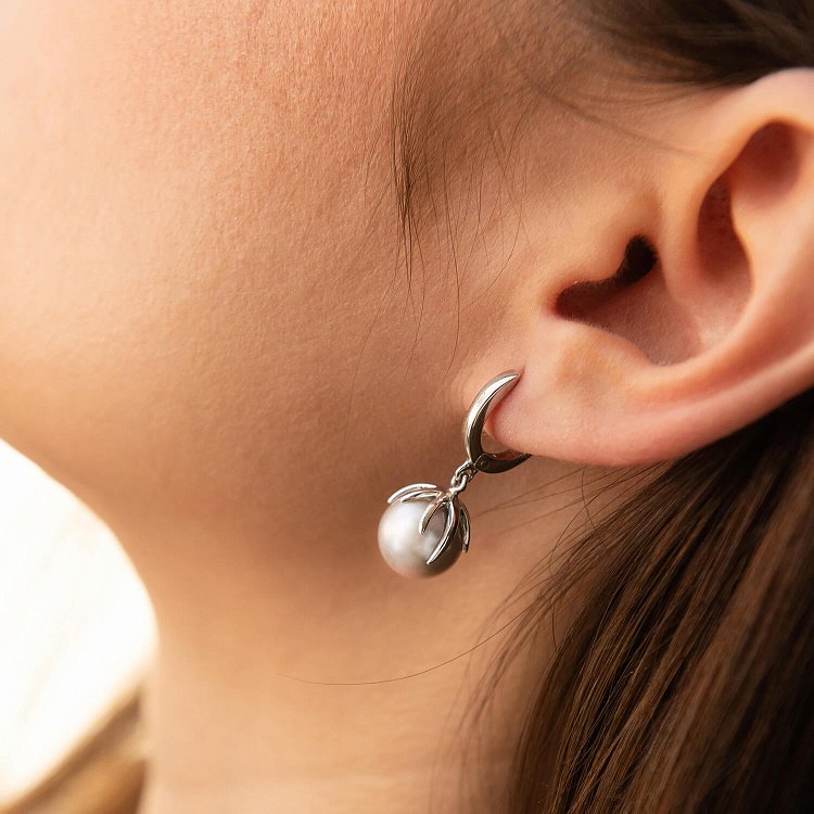 Серьги в белом золоте (культ. пресн. жемчуг) с08585 от ювелирного магазина Оникс - 2