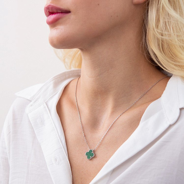 Серебряное колье "Клевер" с малахитом 181267 от ювелирного магазина Оникс - 3