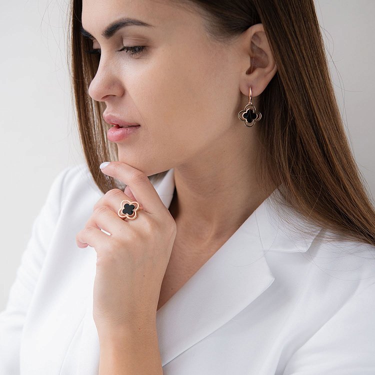 Каблучка "Конюшина" в червоному золоті (емаль) к06549 від ювелірного магазину Онікс - 1