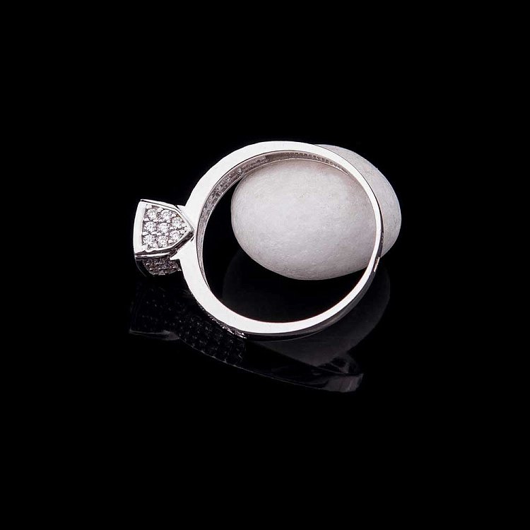 Золотое помолвочное кольцо с фианитами к04550 от ювелирного магазина Оникс - 1