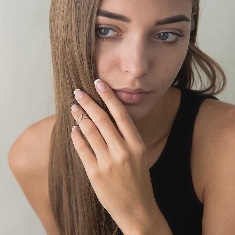 Золотое кольцо на фалангу с бриллиантами 164089ch от ювелирного магазина Оникс - 1