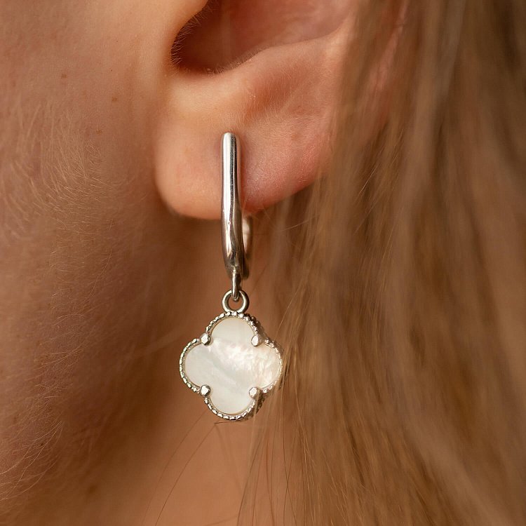 Срібні сережки "Конюшина" з перламутром 123246 від ювелірного магазину Онікс - 5