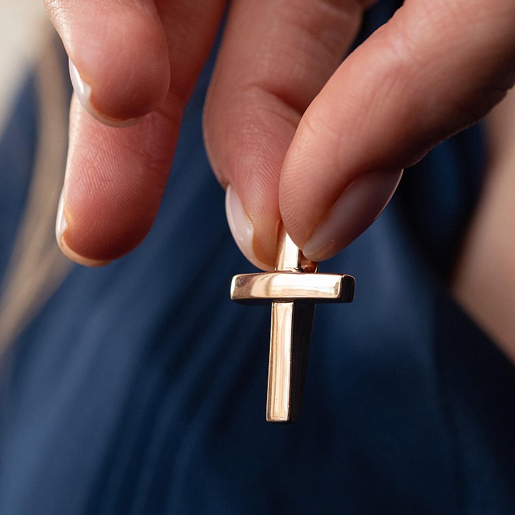 Крестик в красном золоте п03450 от ювелирного магазина Оникс - 1