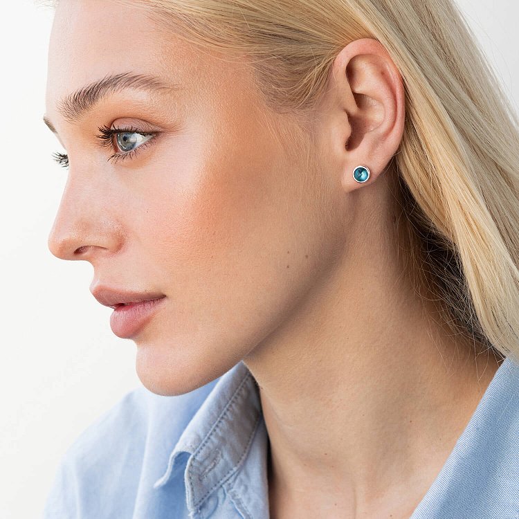 Срібні сережки-пусети з синт. топазом "Лондон" 122168 від ювелірного магазину Онікс - 4