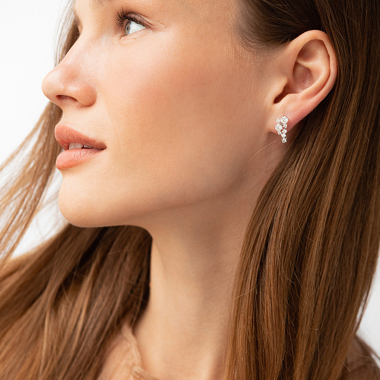 Золотые серьги - пусеты с бриллиантами сб0595nl от ювелирного магазина Оникс - 1