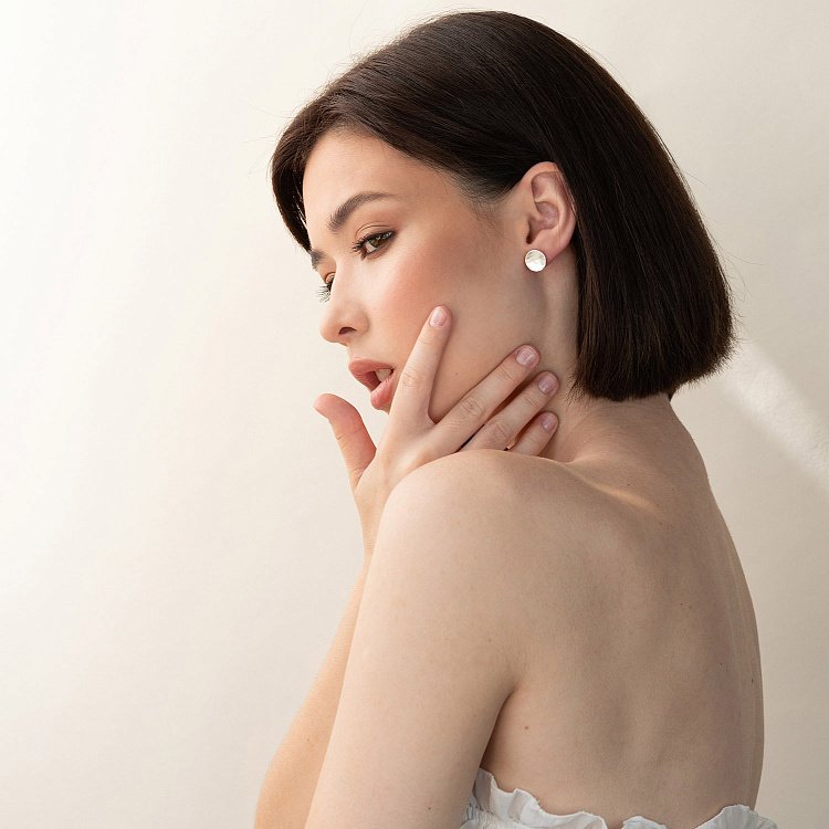 Срібні сережки-пусети "Сонячні зайчики" (маленькі) 123041 від ювелірного магазину Онікс - 3