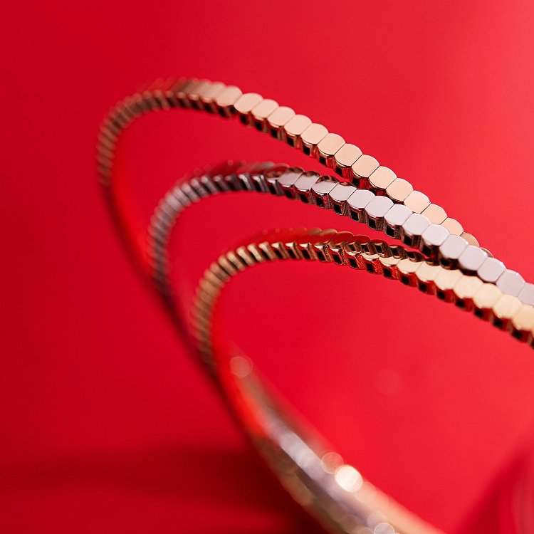 Жорсткий браслет "Kylie" у червоному золоті б05570 від ювелірного магазину Онікс - 7