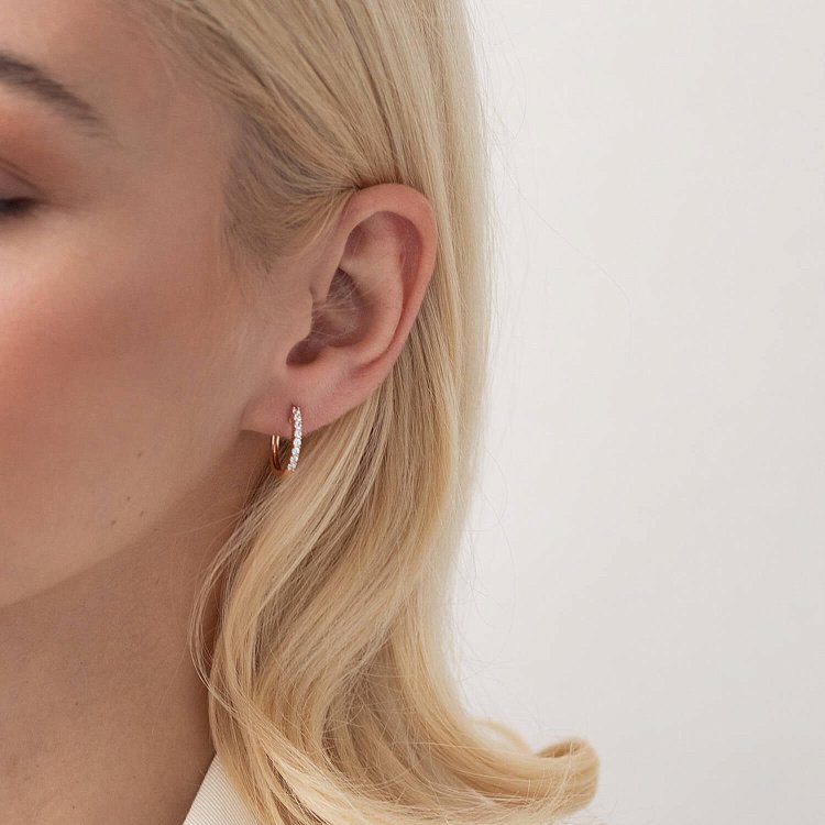 Золота сережки - кільця з фіанітами с07713 від ювелірного магазину Онікс - 1