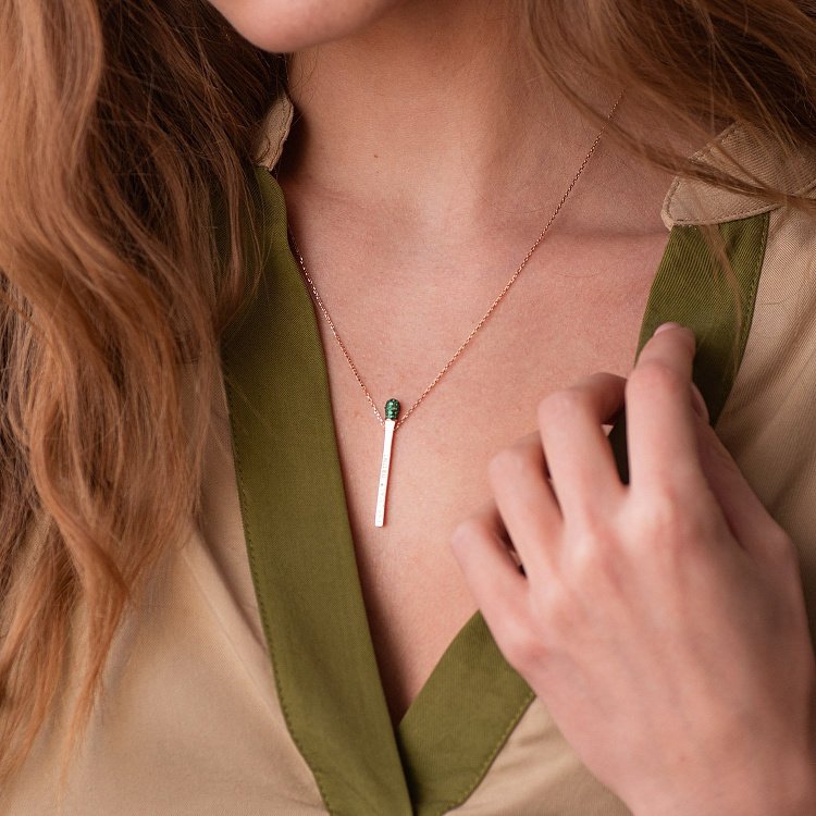 Золотое колье "Спичка" (зеленые фианиты) кол01466 от ювелирного магазина Оникс - 1