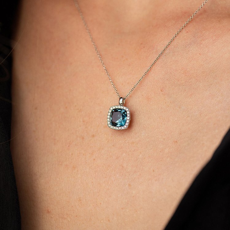 Золоте кольє (топаз "Лондон Блю", діаманти) колб0121sm від ювелірного магазину Онікс - 3