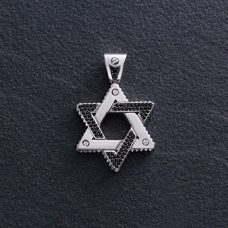 Кулон "Звезда Давида. Символ CHAI" в серебре (фианиты) 1118с от ювелирного магазина Оникс