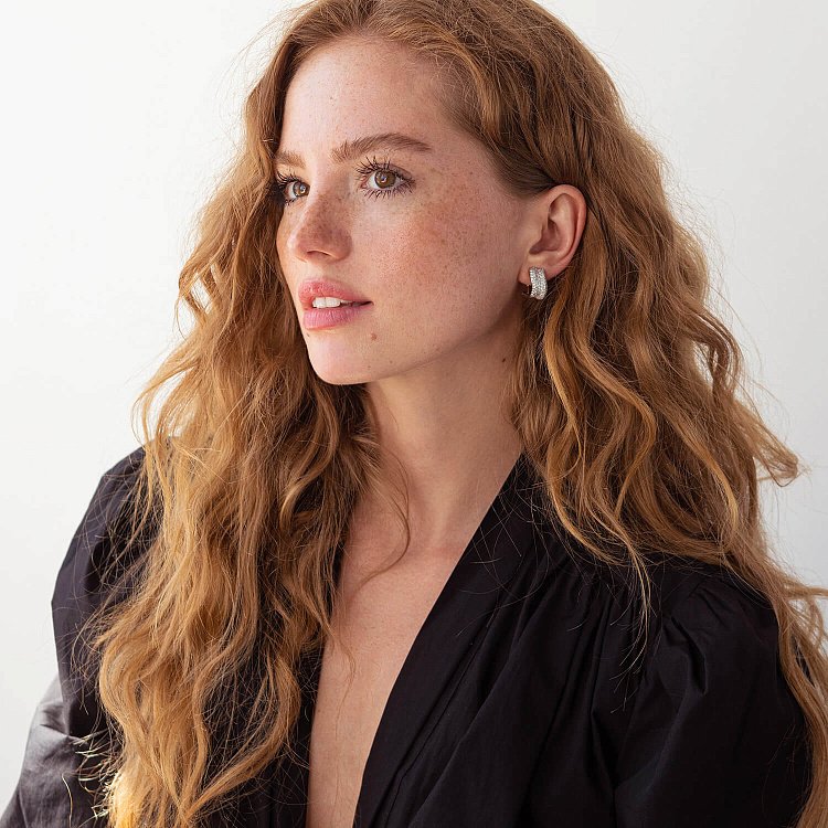 Сережки в білому золоті з діамантами 502390 від ювелірного магазину Онікс - 1